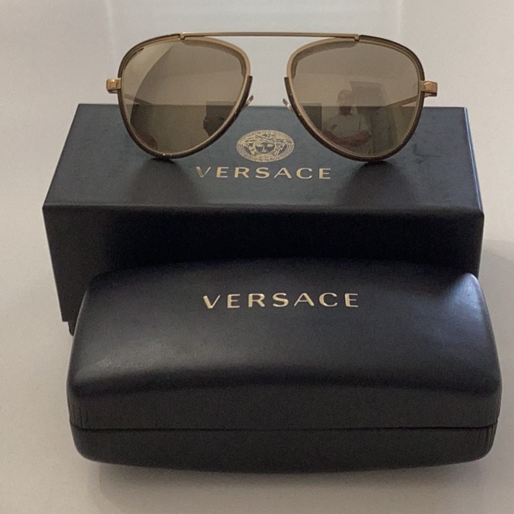 Versace Mirrored Aviator Sunglasses. In Mint Condition. No Scratches